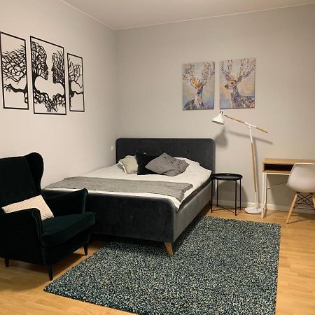 Perfect Location Cozy Studio Apt ➤Fully Equipped Riga Bagian luar foto