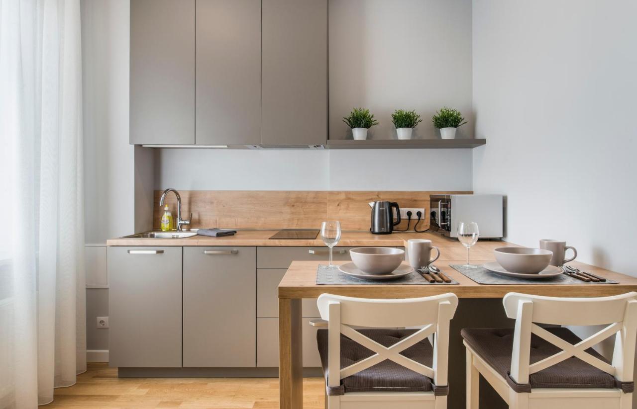 Perfect Location Cozy Studio Apt ➤Fully Equipped Riga Bagian luar foto