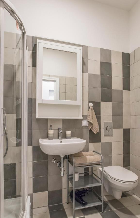 Perfect Location Cozy Studio Apt ➤Fully Equipped Riga Bagian luar foto