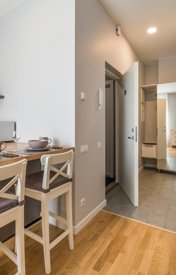Perfect Location Cozy Studio Apt ➤Fully Equipped Riga Bagian luar foto
