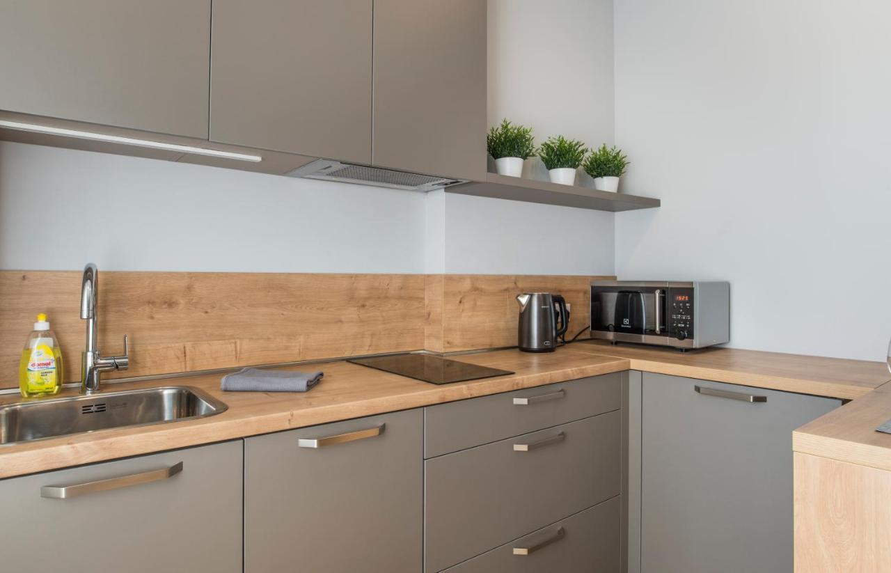 Perfect Location Cozy Studio Apt ➤Fully Equipped Riga Bagian luar foto