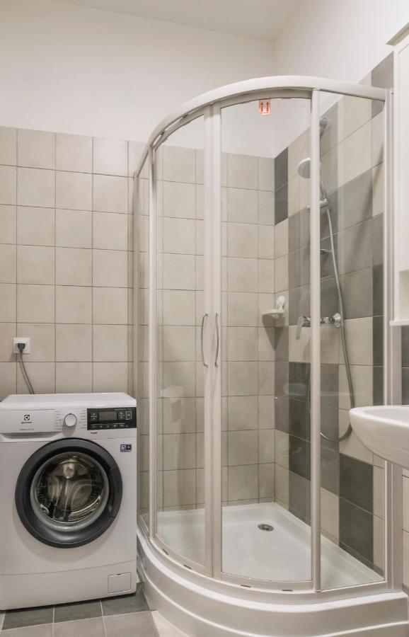 Perfect Location Cozy Studio Apt ➤Fully Equipped Riga Bagian luar foto