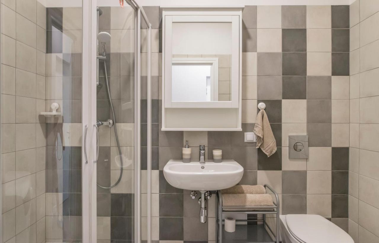Perfect Location Cozy Studio Apt ➤Fully Equipped Riga Bagian luar foto