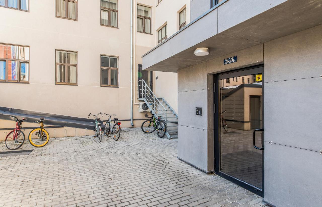 Perfect Location Cozy Studio Apt ➤Fully Equipped Riga Bagian luar foto